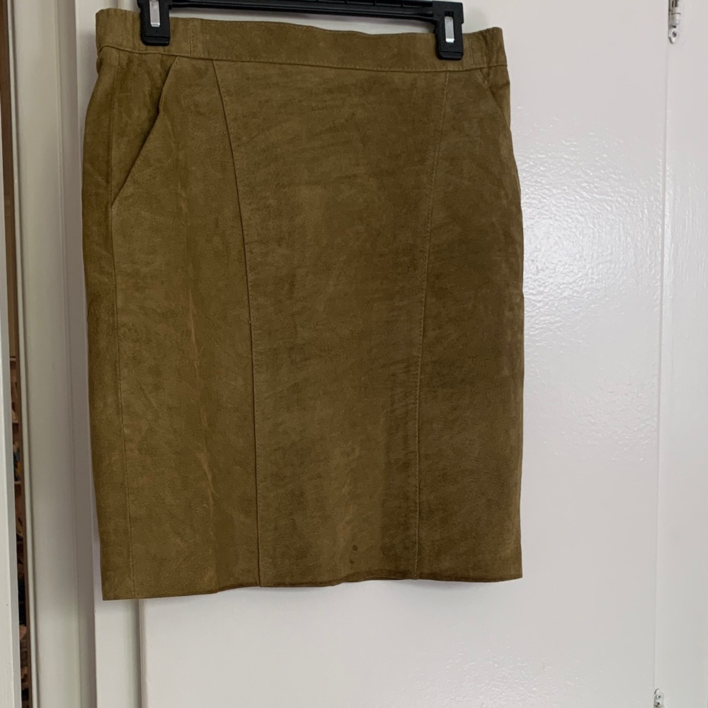 Elegant Tan Suede Skirt